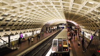 Хаос във Вашингтон след безпрецедентно спиране на метрото за 24 часа