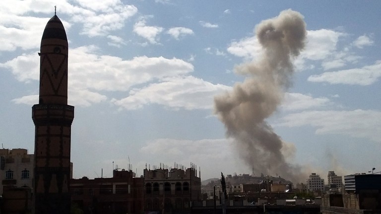 Хусите изстреляха ракети към Саудитска Арабия след бомбардировки в Йемен