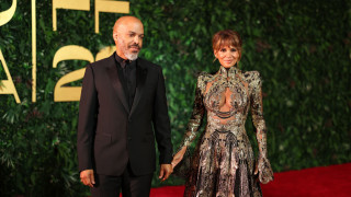 Секси закачките на Хали Бери