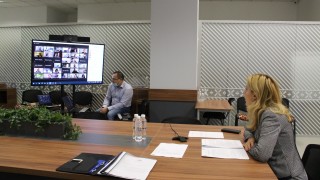 Вицепремиерът Марияна Николова поиска браншът да отдели хотели за болните