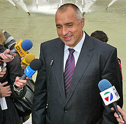 Борисов: Няма да се занимавам с PR-а на Станишев всеки ден