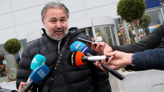 Селекционерът на националния отбор по футбол Ясен Петров е получил