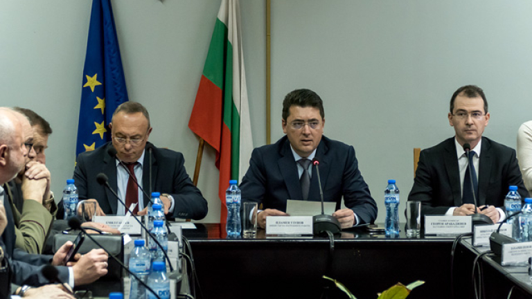 На 60 % са запълнени центровете ни за бежанци