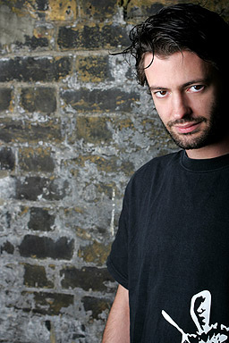 Sebastien Leger се изстрелва в нашата орбита
