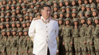 Севернокорейският върховен лидер Ким Чен ун нареди на военните в страната
