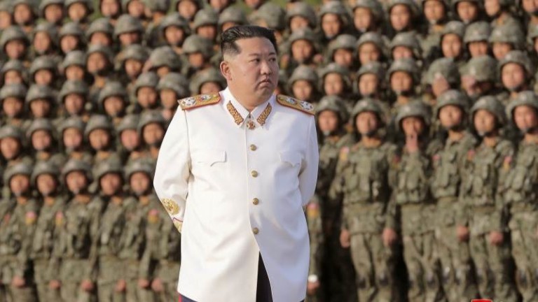 Севернокорейският върховен лидер Ким Чен-ун нареди на военните в страната