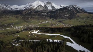 В Алпите планират бъдеще без сняг, за ски ще оцелеят курортите над 1980 м надморско равнище
