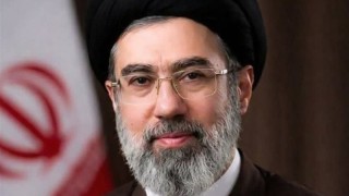 Върховният лидер на Иран предизвикателно се закле да съхрани ядрените