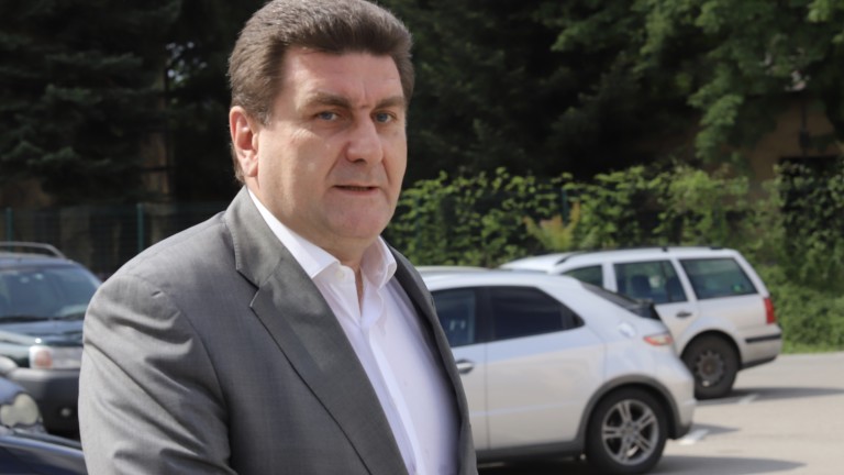 Бившият шеф наЛукойл- България Валентин Златев влезе на разпит в