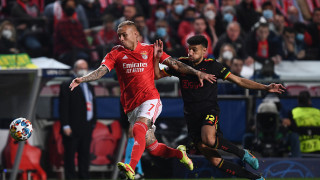 Бенфика и Аякс завършиха 2 2 първи 1 8 финален сблъсък от Шампионската