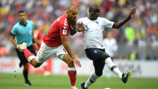 Награда за Канте след края на мача Дания - Франция