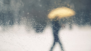 Предимно облачно, дъжд в Източна България