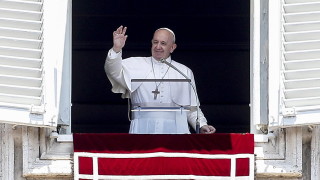Папата приветства във Ватикана италианските медици като герои 