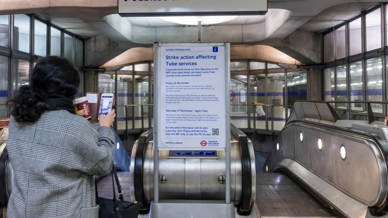 Лондон ударен от най-голямата стачка в метрото от години