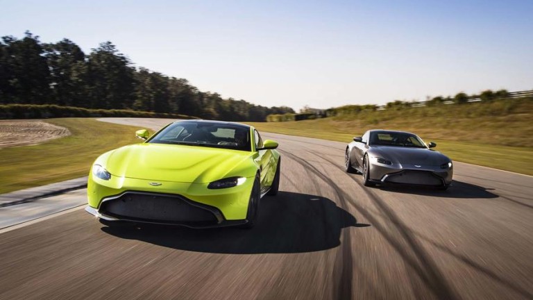 Акциите на Aston Martin се сринаха до ново дъно