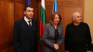 Без отсечени дървета при ремонта на площад "Св. Неделя" обещава Фандъкова