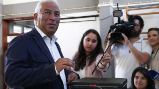 Премиерът на Португалия Антониу Коща е с коронавирус съобщава Ройтерс Това