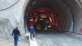 Отричат за срутване, но има инцидент в тунел "Железница"