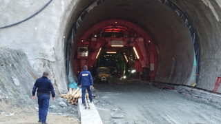 Отричат за срутване, но има инцидент в тунел "Железница"