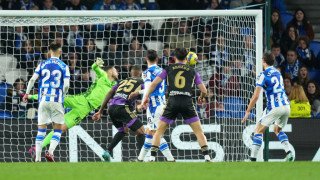 Японският нападател Такефуса Кубо вкара гол преди почивката и помогна