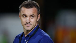 Треньорът на Локомотив София Станислав Генчев няма да може