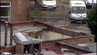 Работник загина при взрив в сладкарски цех в Англия