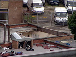 Работник загина при взрив в сладкарски цех в Англия