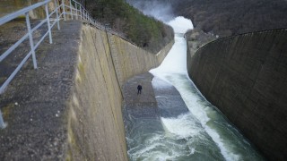 Язовир Брестница край Кюстендил се източва след като вода е