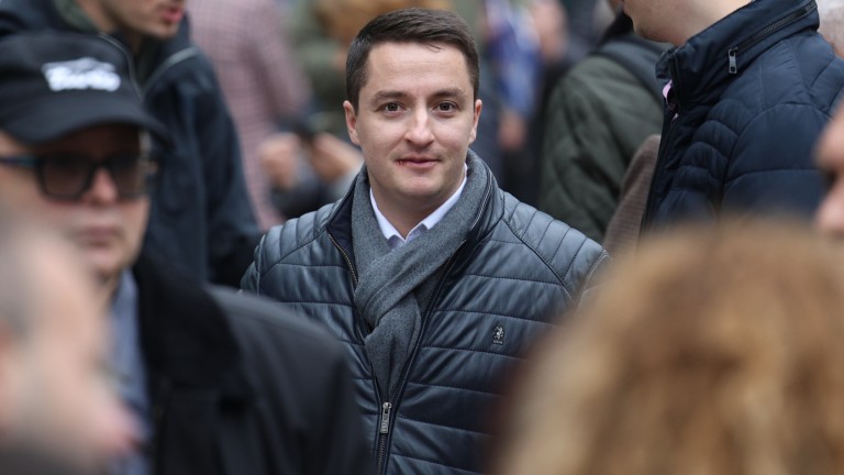 Човек, ако не е в листи, не умира физически, а