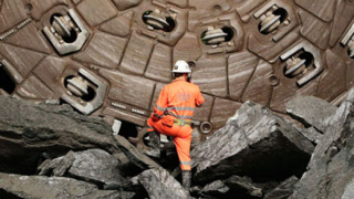 Прокопаха най-дългия тунел в света