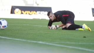 Вратарят на Дунав Мартин Луков отново тренира на пълни