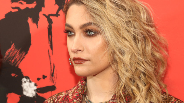 Каква е връзката между дъщерята на Майкъл Джексън и Париж