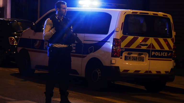Двама загинали и четирима ранени при нападение с нож в Париж