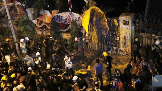 премиер Прают Чан оча заплаши в четвъртък да използва всички възможни