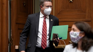 Американски конгресмен публикува коледна снимка на която той и членове