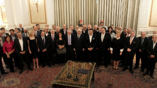 Новият стар гръцки кабинет пое властта
