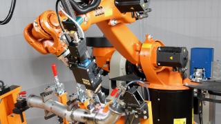 Китайци купуват немски производител на роботи за 5 млрд. долара