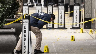 Стрелба в небостъргач в Манхатън, има убити и ранени