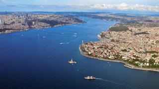 Частично е възстановено движението на кораби в Босфора прекъснато по рано