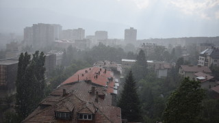 Силна буря нанесе сериозни поражения на четири електропровода 110 kV съобщи