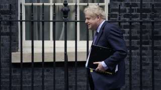 Чистка в кабинета на Борис Джонсън принуди финансовия министър да подаде оставка