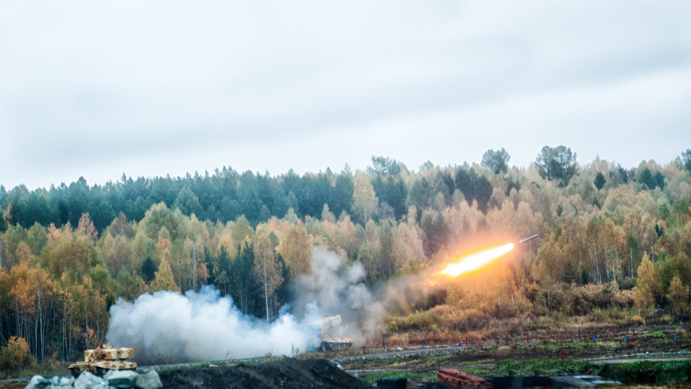 Руската армия е нанесла ракетен удар по Запорожие, съобщиха местните