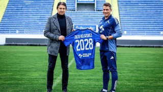 Официално Левски удължи договора на своя старши треньор Хулио Веласкес