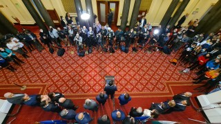 „Тренд“: Спад в доверието към правителството, 1% разлика между ГЕРБ и ПП