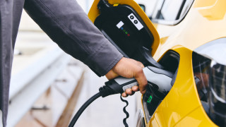 Над 20 от всички произведени през 2024 г автомобили се