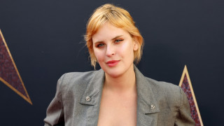 Най малката от трите дъщери на Талула Уилис обяви годеж