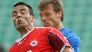 Днес бившият футболист на ЦСКА Мурад Хидиуед празнува своя 43 и