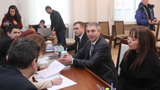 Противопоставяне между системните и несистемните играчи очаква Карадайъ 