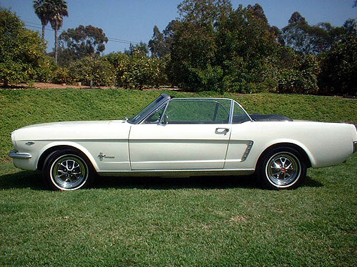 Първият Mustang се продава за 5,5 милиона долара