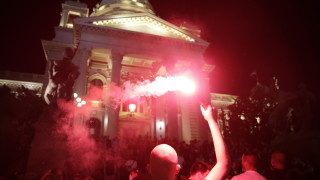 Сблъсъци пред парламента в Белград 